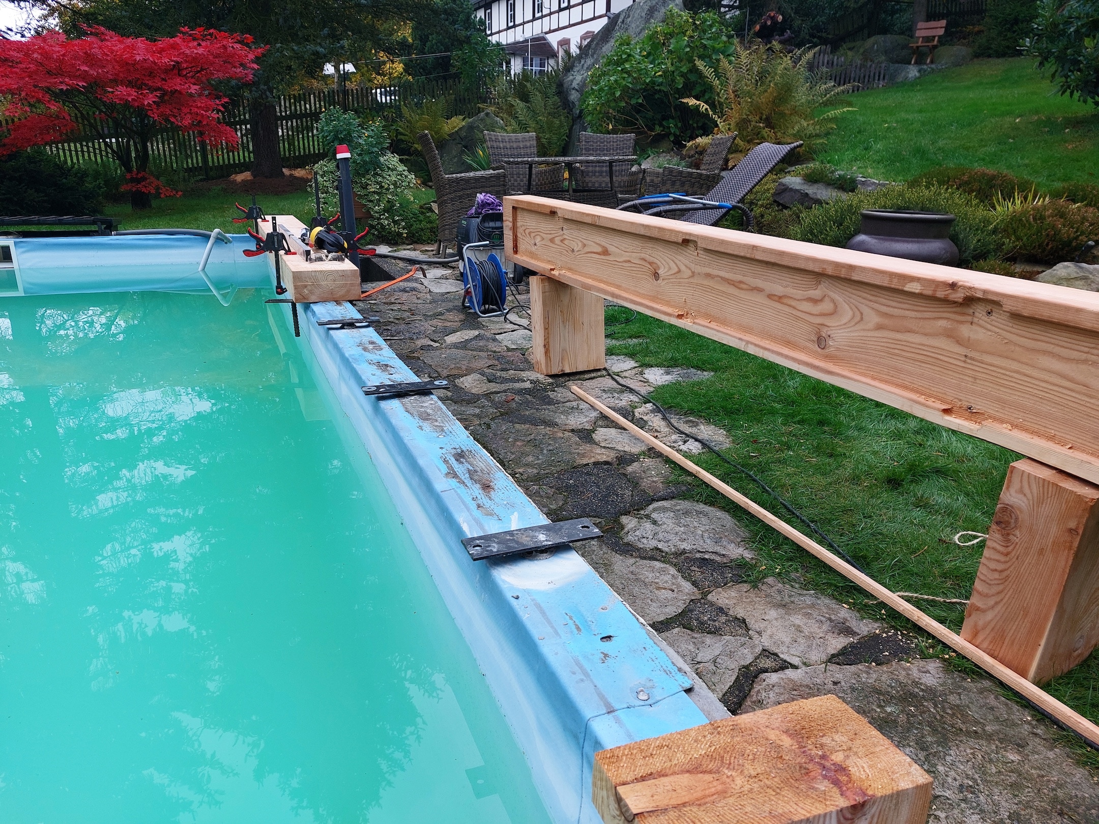 02b Postup montáže trámů na ocelové patky