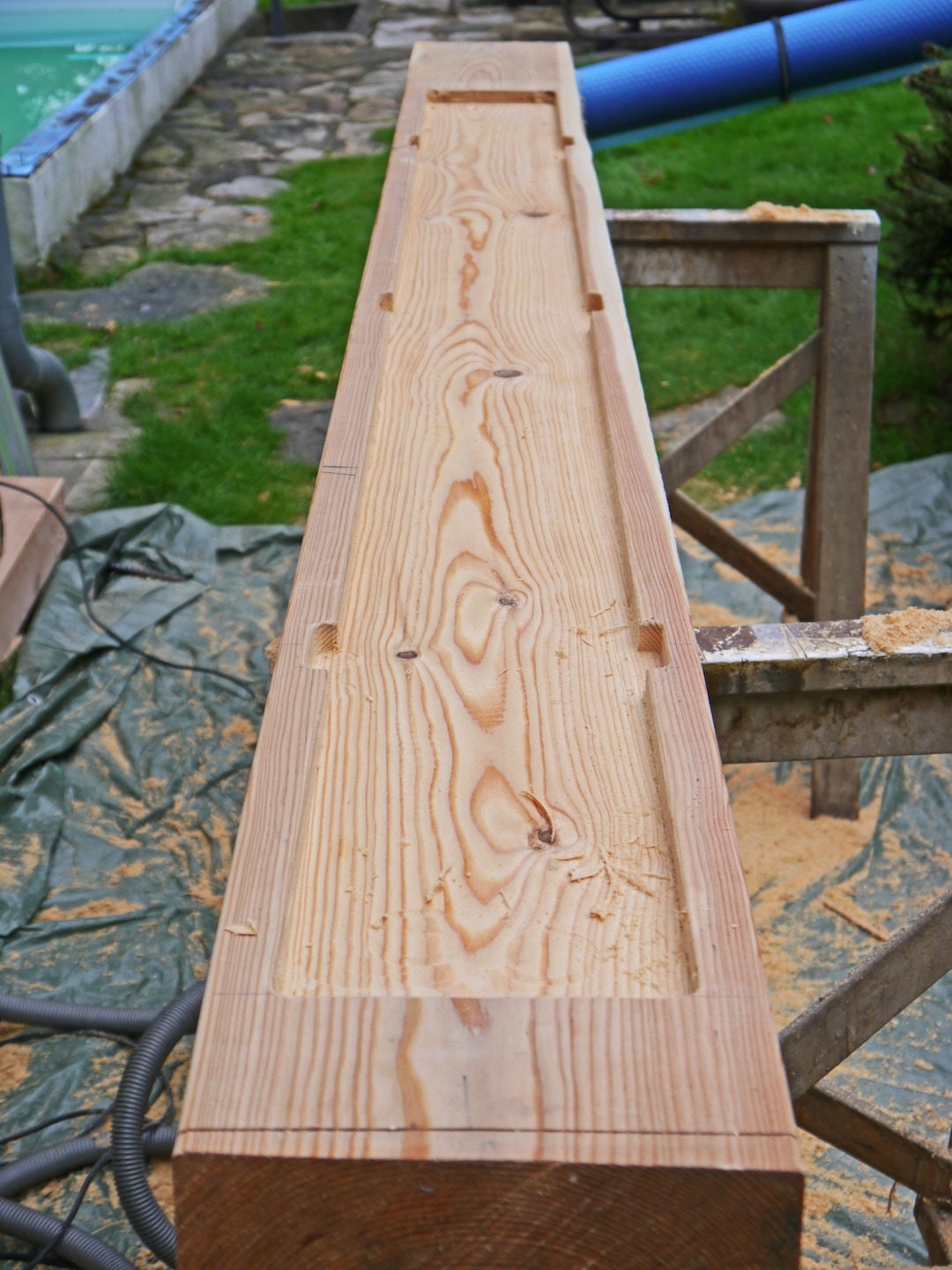 03 Spodní strana trámu osazena odvětrávací drážkou